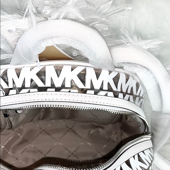 🎒New Michael Kors 🎒Abbey White Medium Backpack - Picture 4 of 7